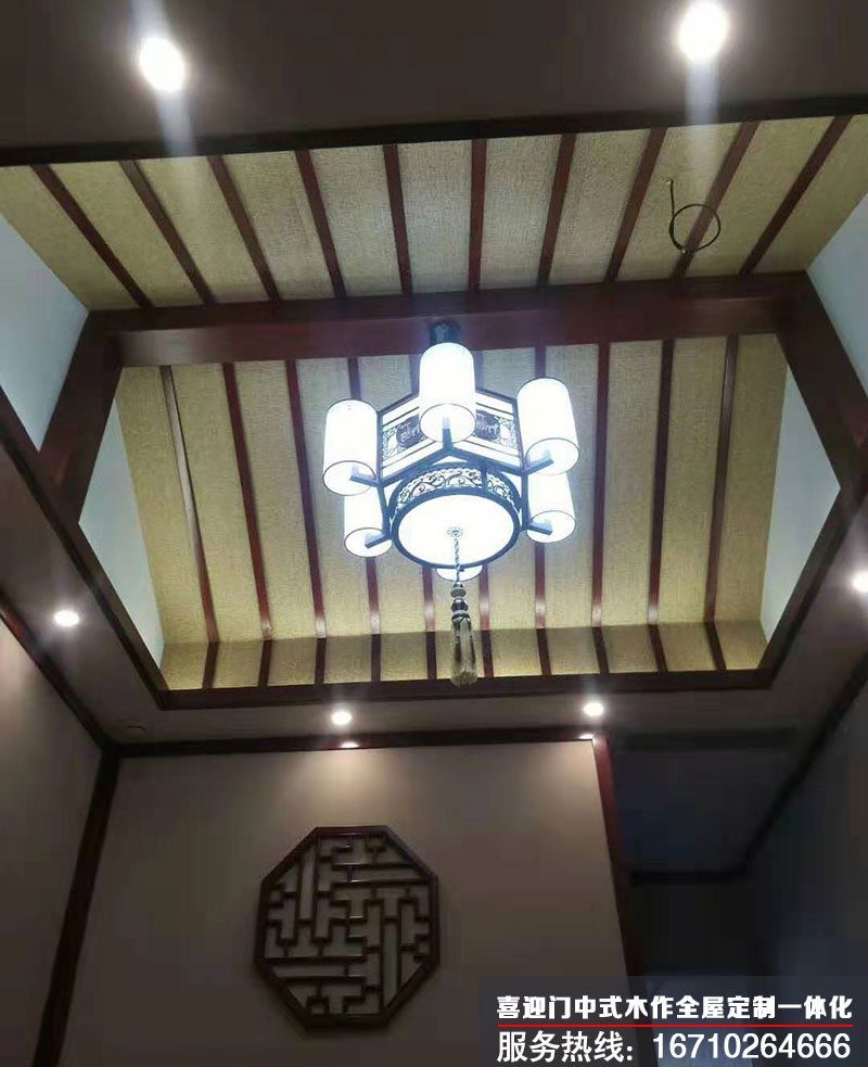 中式别墅室内中式宫灯以及吊顶的展示效果