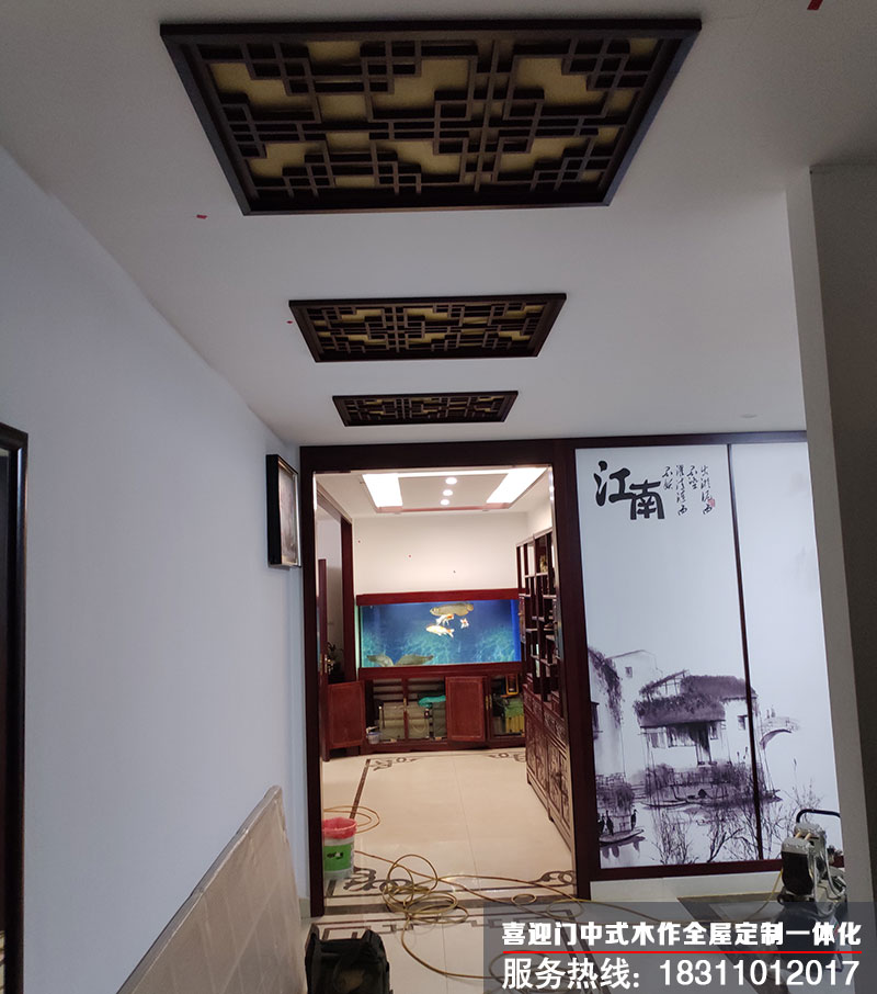 中式花格走廊吊顶装饰