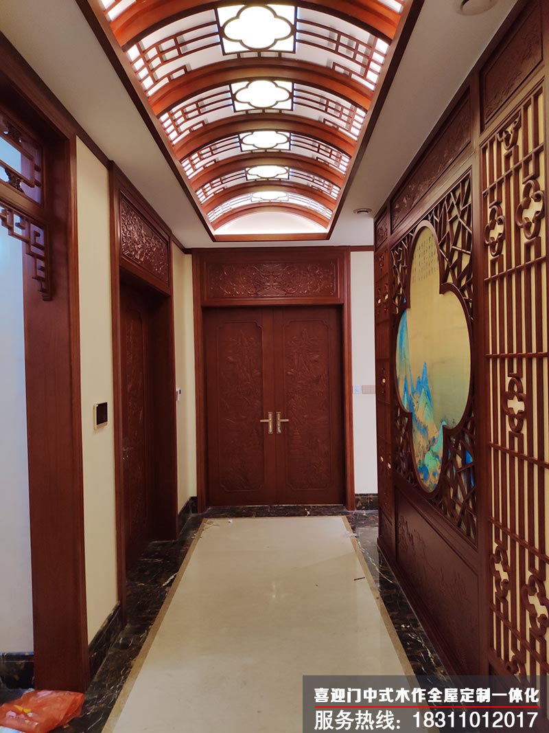 中式会所拱形的走廊花格搭配吊灯