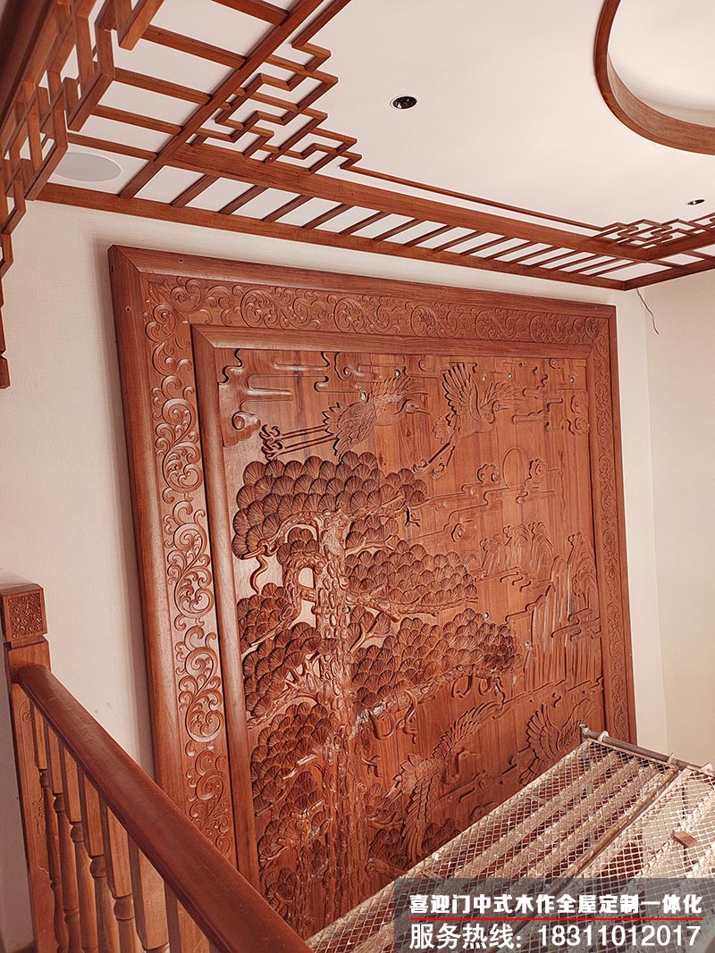 中式别墅装修护墙板效果